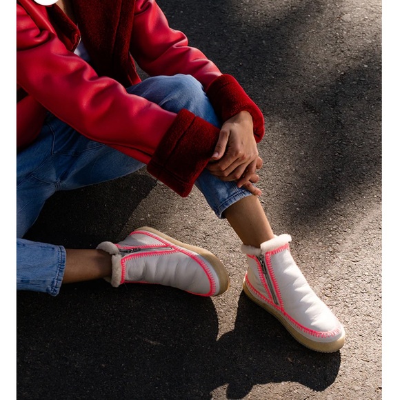 Free people NWT Laidback London Setsu Crochet Side Zip Ankle Boot White Warmlove - Picture 8 of 12